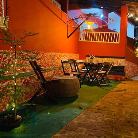 Vila Das Estrelas - Guesthouse เลนโซยส์ ภายนอก รูปภาพ